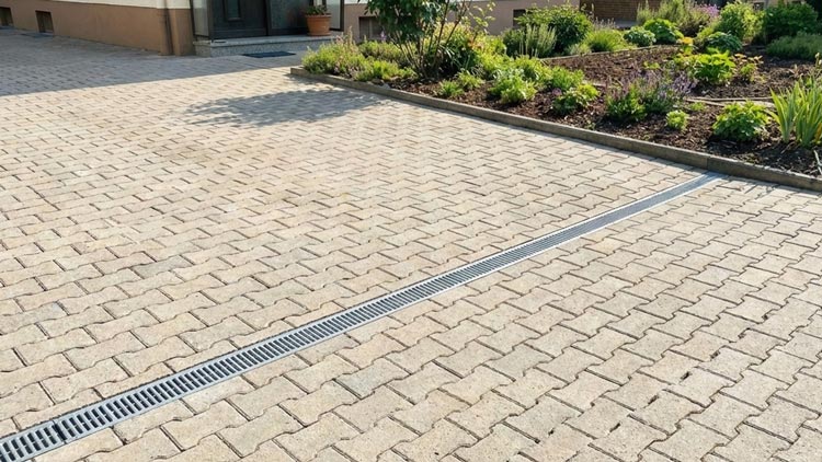 چگونه از نشست محوطهسازی پیشگیری کنیم؟